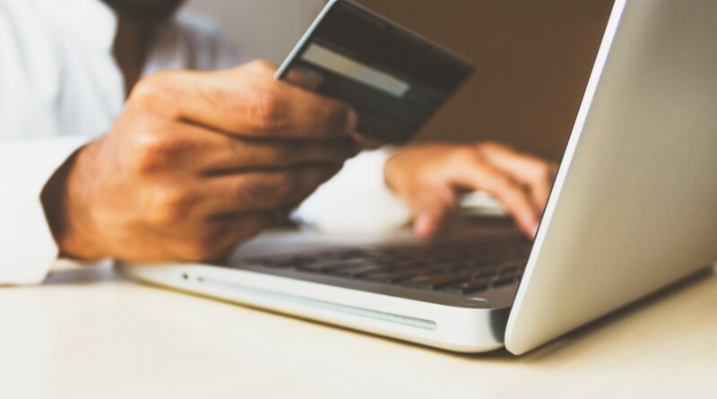 Technology Empowering the Online Shopping Experiences